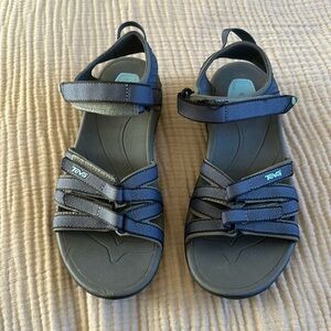 NWOT Teva Tirra Hiking Sandal in Bering Sea